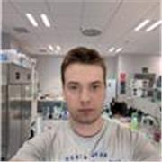 Soy Daniel Pérez Pecharromán. Soy graduado en biología. Tengo experiencia en el examen BIR y he hecho un máster en virología