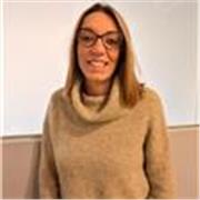 Profesora de matemáticas apta para todos los niveles y edades. Con más de 12 años de experiencia en el sector