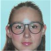 Estudiante de Arquitectura Técnica y Edificación, lista para enseñar a los demás