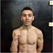 Chico joven con experiencia 4 años, boxeador amateur con 8 combates realizados