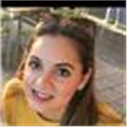 Maestra con titulación universitaria y 4 años de experiencia en centros escolares y por cuenta propia.