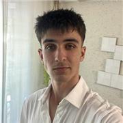 Estudiante de segundo de Física UB impartiendo clases de matemáticas y física desde ESO a bachillerato