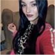 Chica joven con gran conocimiento en inglés intermedio