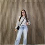 Soy una chica joven, puedo llegar a ser muy cercana a los demás lo que ayudará a tener una buena afinidad.