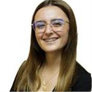 Profesora de apoyo escolar especializada en clases de matemáticas para niños de forma presencial. Clases hasta 4º de la ESO