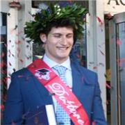 LAUREATO IN GIURISPRUDENZA OFFRE LEZIONI IN MATERIE UMANISTICHE E SCIENTIFICHE