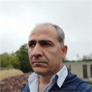 Je suis journaliste syrien j'enseigne l'arabe dans différentes associations en France.
- Apprendre a écrire et à prononcer les lettres arabes.
- Apprendre à se présenter
- Donner le vocabulaire de la vie quotidienne
- Aider à construire des phrases simpl