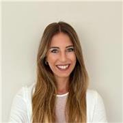 Me defino como una docente comprometida, creativa y adaptable, con una fuerte vocación por la enseñanza y una visión intercultural