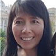Docente madrelingua impartisce lezione di lingua Vietnamita
