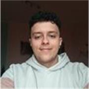 Laurend in informatica matematica, diplomato con ottimi voti dal liceo scientifico