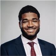 Expert en ingénierie patrimoniale, j’enseigne de la théorie financière à la stratégie patrimoniale.