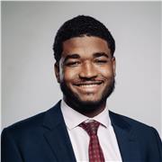 Expert en ingénierie patrimoniale, j’enseigne de la théorie financière à la stratégie patrimoniale.