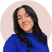 Graphiste et directrice artistique depuis 2021 enseigne design graphique, Adobe Suite et branding en ligne, tous niveaux bienvenus