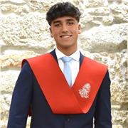 Soy Pablo, profesor joven de 18 años con 16 de experiencia. Iniciados los estudios en la Escuela de Músicos de A Coruña, formación en el Conservatorio Superior, finalmente completada en la Escuela Municipal de Música con experiencia en distintos métodos