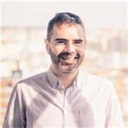 Especialista en Excel con experiencia enseñando desde funciones básicas hasta automatización avanzada.