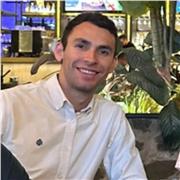 Maestro con experiencia impartiendo clases de matemáticas, filosofía y teología; también en la asesoría integral uno a uno
