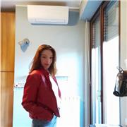 Sono un'insegnante diplomata nel 2021 in Grafica e Comunicazione