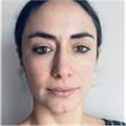Nativa en inglés y castellano, estoy en el último año de carrera de traducción y interpretación. Con certificación de inglés C2.