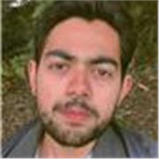 Je suis étudiant en médecine et je peux enseigner l'anglais, la biologie, je parle bien anglais