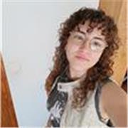 Me defino como una gran estudiante, que consiguió una media de 9,46 (ESO) gracias a su esfuerzo. Sé muy bien como organizarme.