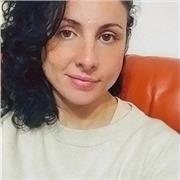 Sono nato in Argentina, con una laurea in ambito sanitario, ma ho esperienza come insegnante con i giovani