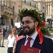 Neolaureato in Scienze Linguistiche per l'Intercultura e la Formazione, impartisce lezioni di lingua francese