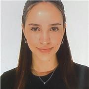 Profesora de refuerzo de inglés para niños de primaria.