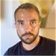 Holà , Estoy frances nativo , Entonces puedo dar clases de francès . 
También tengo un diploma en diseño gráfico 3D. 
