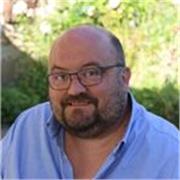 Journaliste et correcteur, je domine la langue et ses subtilités.