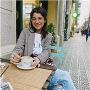 estudiante de psicología imparte clases de todas las materias a alumnos de primaria y secundaria