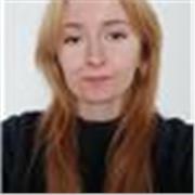 Estudiante de filología inglesa que ha hecho muchos voluntarios con niños en donde les daba clase.