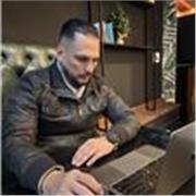 Profesor de marketing digital y emprendimiento, con más de 2 años de experiencia enseñando.