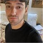 Laureato in Scienze della Comunicazione, offre lezioni private di Italiano e Filosofia.