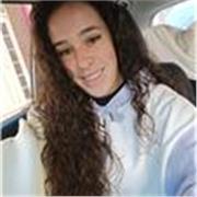 Profesora de dibujo apta para adaptar la enseñanza a distintos niveles, amante de las artes y la pasión por aprender.