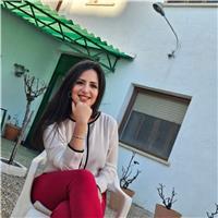 Profesora de inglés que imparte clases de conversación en inglés
