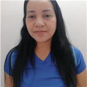 Psicóloga y técnica en párvulos dicta clases a niños y niñas en todas las edades