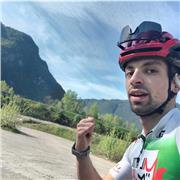 Appassionato ad insegnare materie tecniche con esperienza in scuole