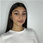 Me defino como una persona especial, bondadosa, con don de gentes, empatica , amable y sobre todo me gusta ayudar a los demás