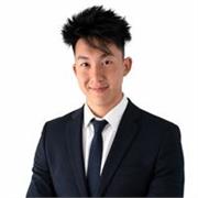 Estudiante con dominio nativo del chino gracias a entorno familiar chino desde la infancia. 