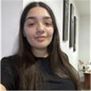 Estudiante con nivel B2/C1 ofrece clases particulares para ayudar a los alumnos