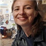 I give private lessons who wants to learn Turkish at any age or level.
