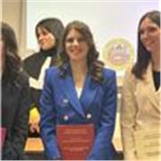 Studentessa universitaria in dottorato, laureata in economia, imprese e mercati internazionali