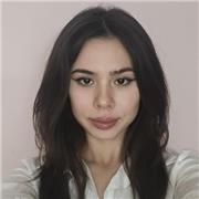 Sono una ragazza di 18 anni (metà italiana e metà coreana) bilingue