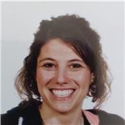 Profesora titulada en Magisterio de Primaria e Infantil, con mención en Inglés, se ofrece para impartir clases particulares.