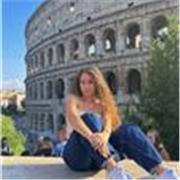 Laureanda in medicina e chirurgia con certificato C1 di inglese, impartisce lezioni di inglese e aiuto compiti in tutte le materie