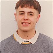 Soy estudiante de Farmacia en la Universidad de Sevilla, estoy en 3º y mi media en los dos primeros años es de sobresaliente.