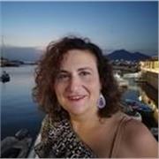 Docente di lettere, ventennale esperienza e didattica innovativa. 