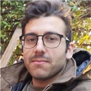 Laureato in architettura e assistente tecnico in studio impartisce lezioni di disegno