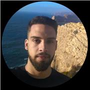Profesor de programación con 5 años de experiencia laboral y 3 años de enseñanza apasionado por compartir conocimientos técnicos