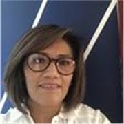 Profesor de español imparte clases a niños, adolescentes y adultos